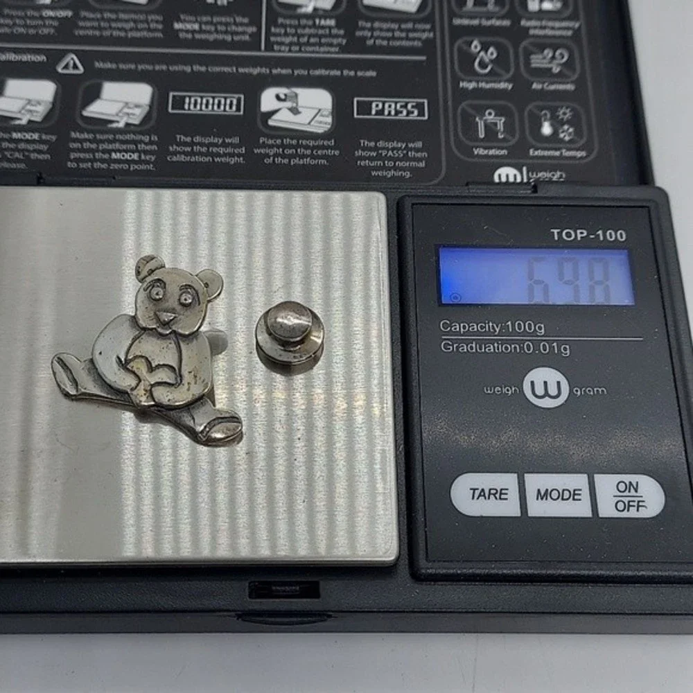 Sterling Silver Sitting Panda Bear Holding Heart‎ Pin Brooch
